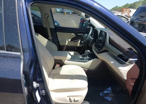 2022 Toyota Highlander Xle z USA, uszkodzony, nr VIN 5TDHZRBH2NS597527